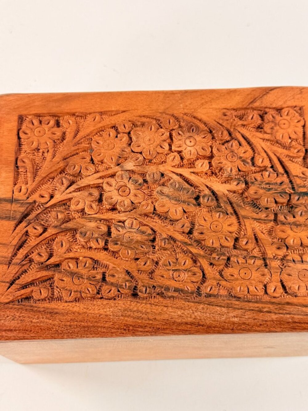 Vintage Tree of Life Wooden Hand Carved Urn Box India 7.5 x 5.5 x 3.5 - Picture 3 of 10